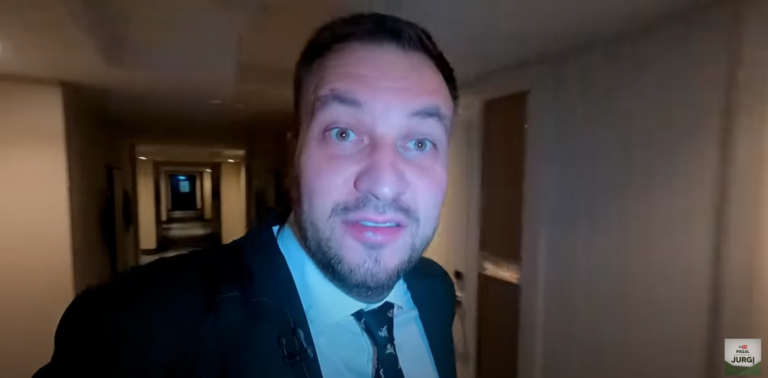 Uzbekistane PAMEČIAU savo KAMERĄ!