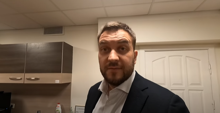 Geras gyvenimas – MAISTAS ir SEKSAS, bet šuo trukdo APIE TAI KALBĖTI.