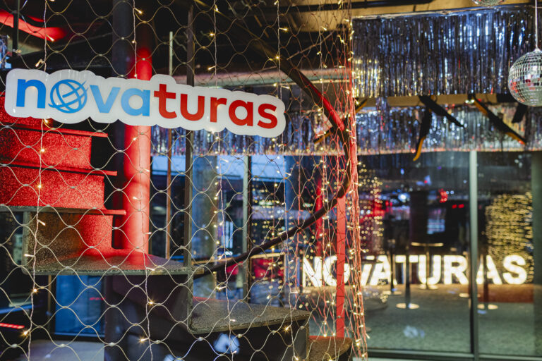 „Žalgirio“ arenoje – įspūdingas „Novaturo“ gimtadienis: gausus būrys svečių ir Jessicos Shy koncertas