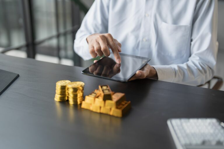 Vilniaus Katedros relikvijos: kiek šiandien verta auksinė Barboros Radvilaitės karūna ir ar tai gera investicija?