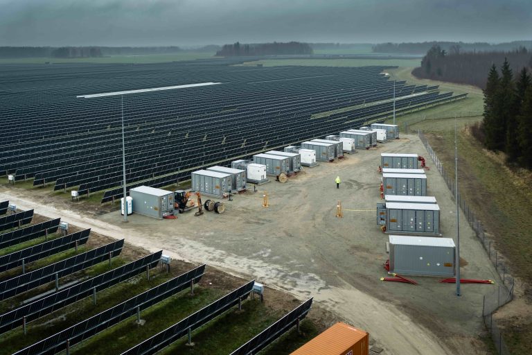 „European Energy“ energijos kaupiklių parko Anykščiuose projektas artėja prie pabaigos – taps vienu pirmųjų hibridinių parkų šalyje