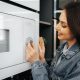 Kokią mikrobangų krosnelę pirkti moderniai virtuvei