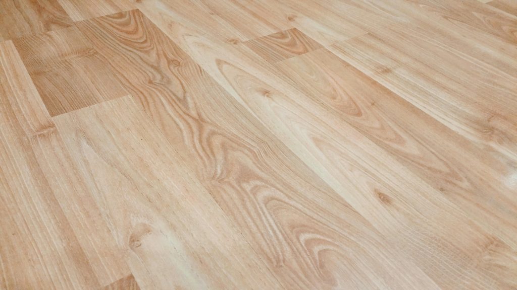 Kaip klojamas laminatas?