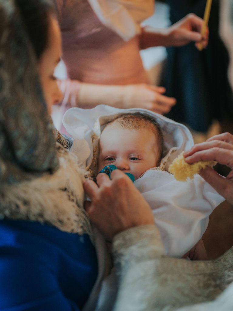 Ką dovanoti anūkui krikštynų proga?