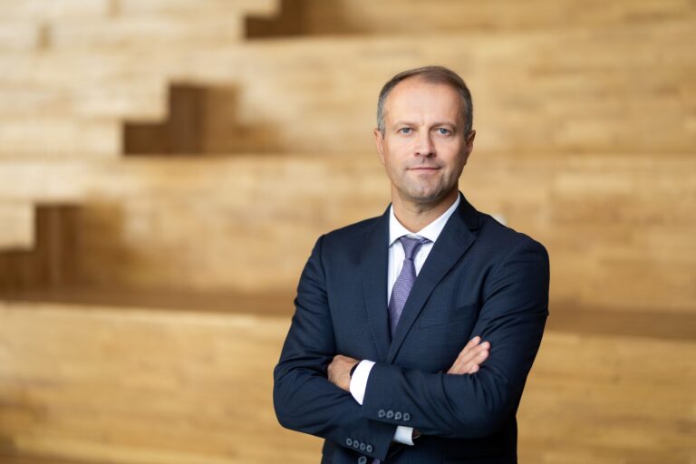 „Sprints Foundation” prisijungia prie „Pamatai” iniciatyvos ir skiria 1 mln. eurų tiriamajai žurnalistikai Lietuvoje stiprinti