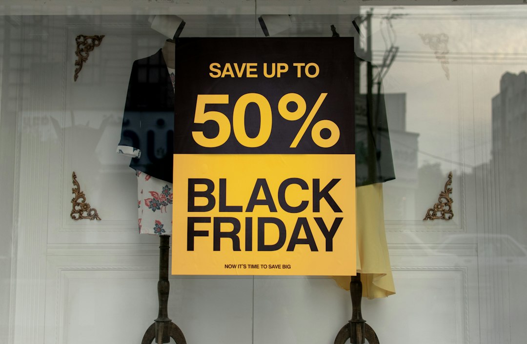 Nuolaidos procento ir Black Friday akcijos iliustracija