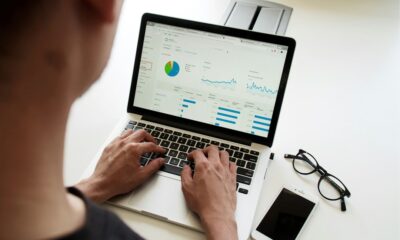 Komanda analizuoja skaitmeninės rinkodaros ir SEO rezultatus