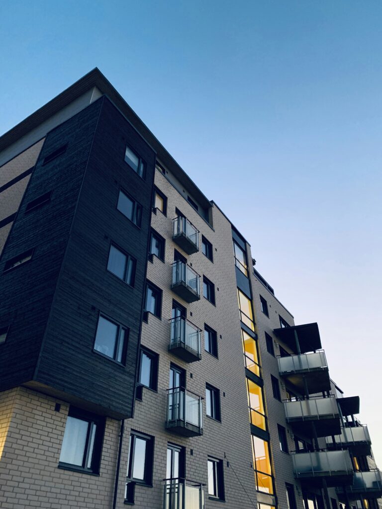 Ar vis dar verta pirkti būstą? Ekspertai įvardijo ilgalaikę taisyklę