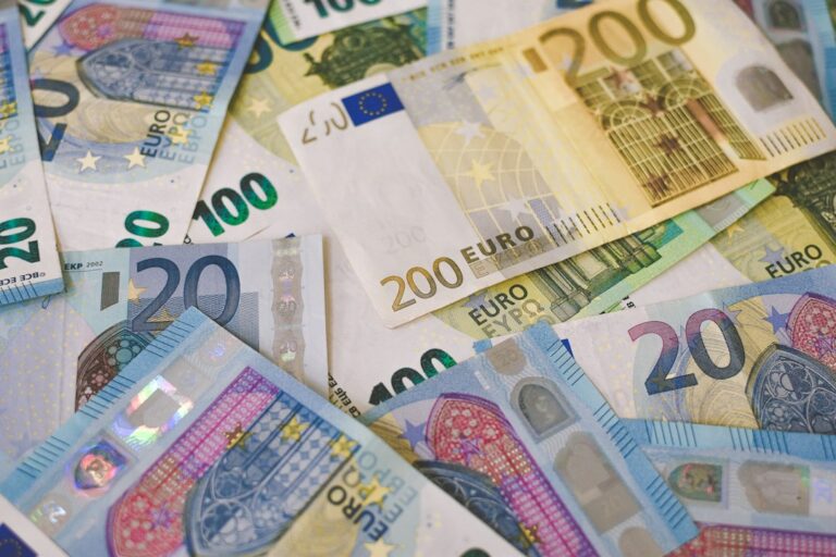 Euro zonos verslas lėtėja: energijos kainos vėl spaudžia įmonių maržas