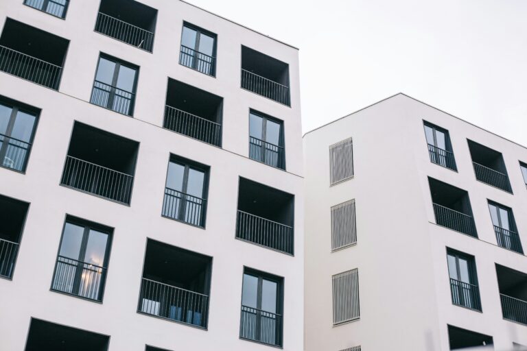 Ko gyventojams labiausiai trūksta prie namų? „Realco“ apklausa