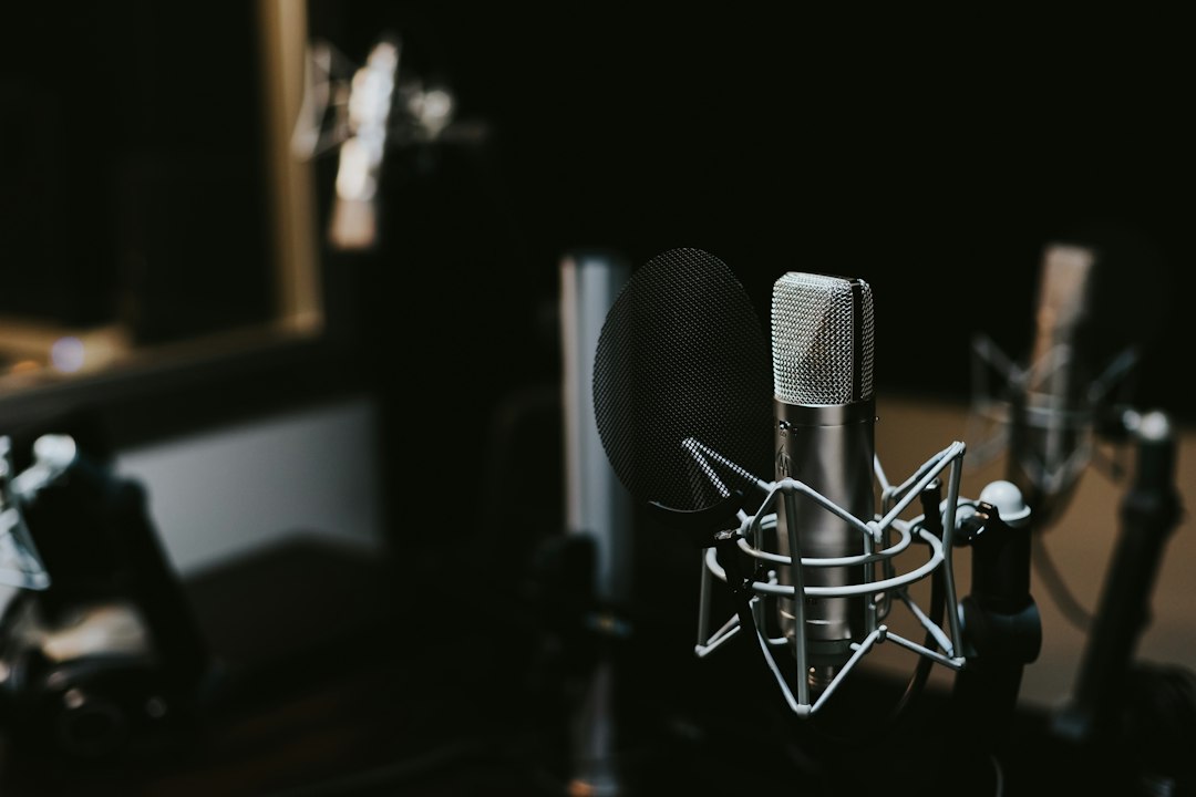 studio microphone digital audio technology