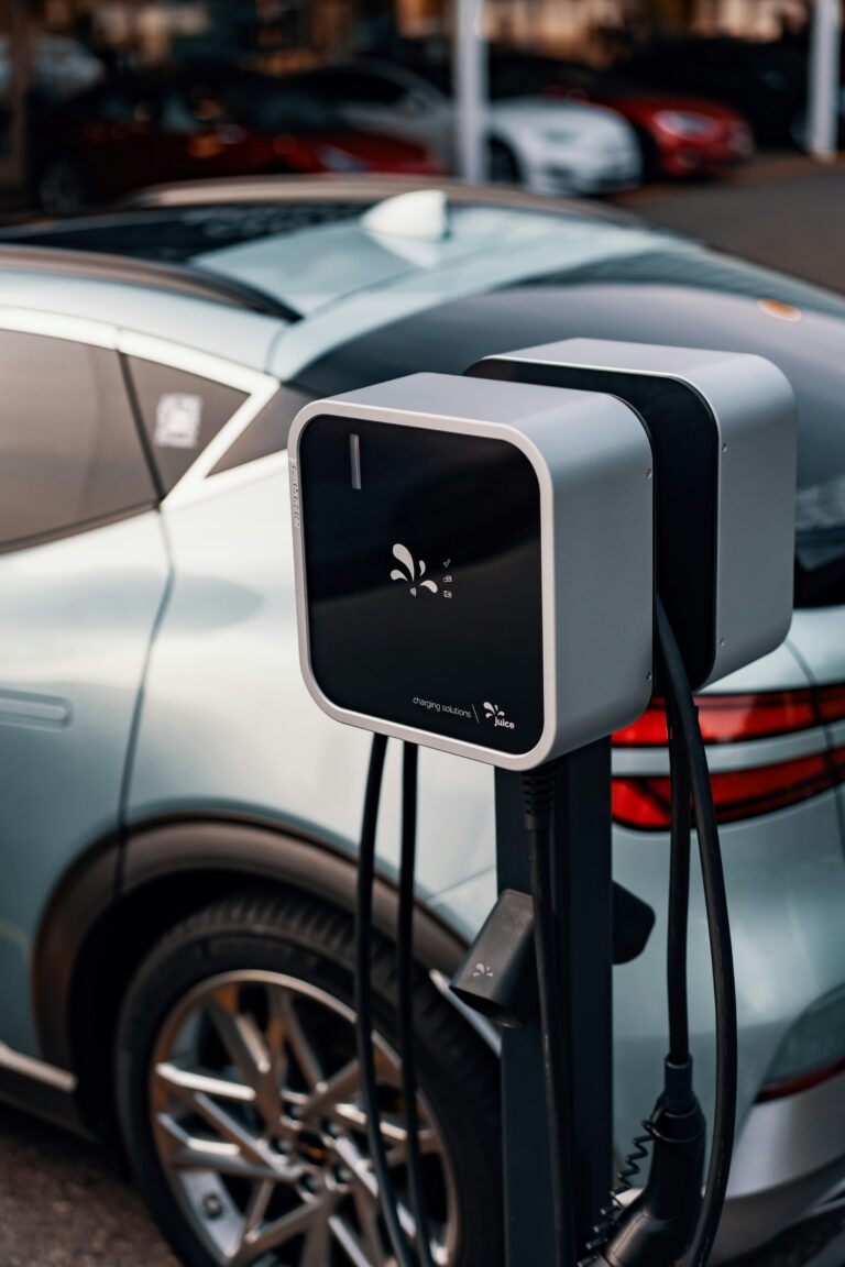 „Tesla“ ir „Turo“ partnerystė leis nuomojantis automobilį lengviau išbandyti FSD
