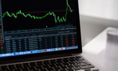 Finansų rinkų duomenys kompiuterio ekrane