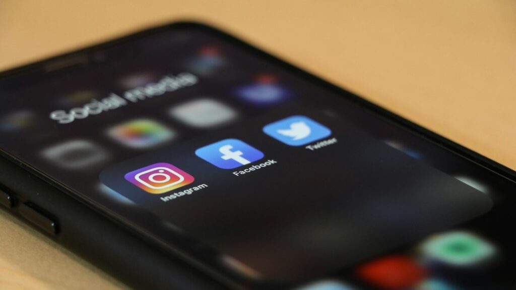 social media phone instagram facebook